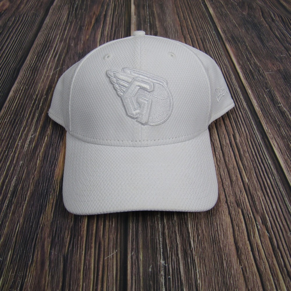 Cleveland Guardians Hat Cap Snap Back Mens One Size White MLB Baseball New Era